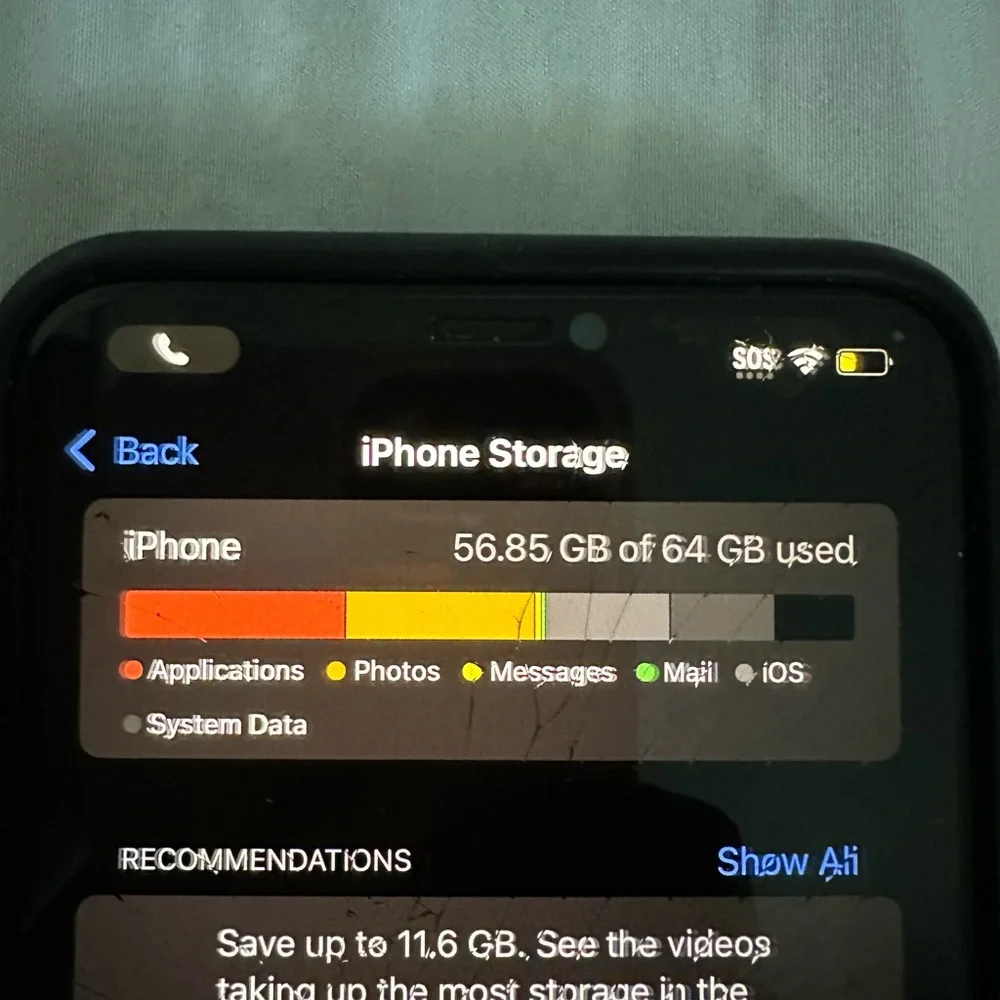 Cracked Scream and the back but you can fix that and any carrier tho